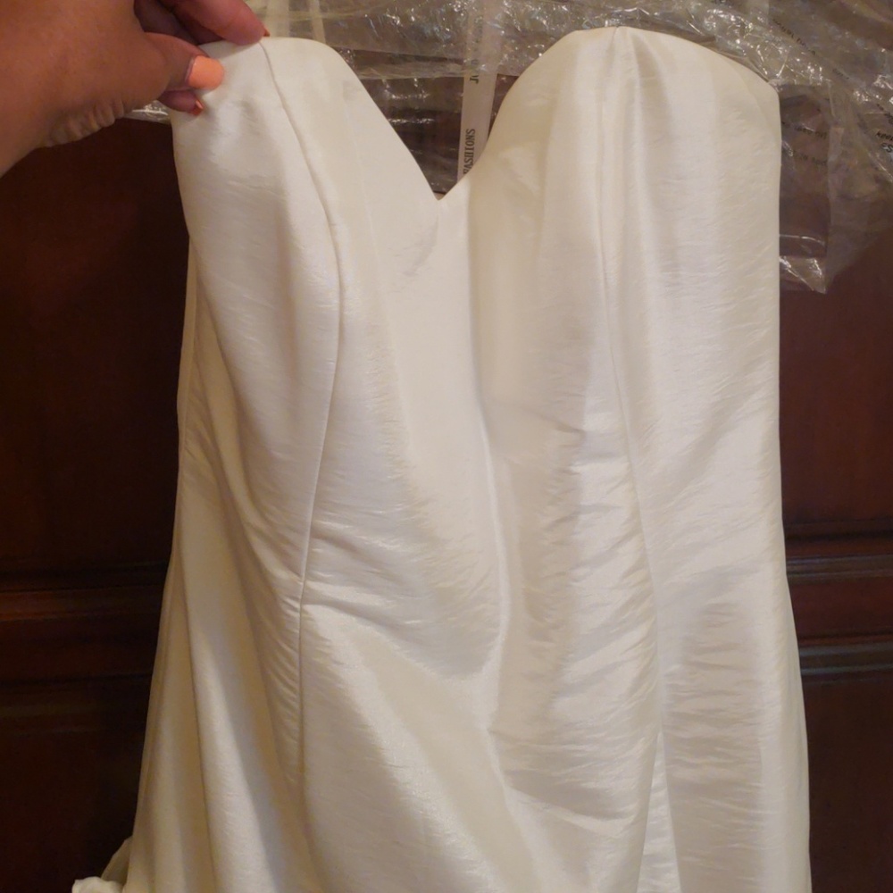 Dress/ ivory